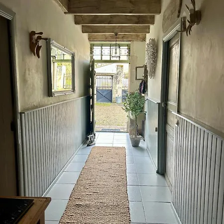 Luxurious Countryside Retreat With 4 Bedrooms, Pool And Barn, Close To Historic Villages And Charente River Lonnes