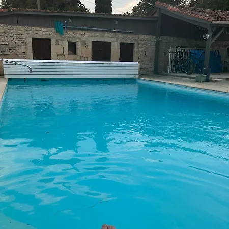 Luxurious Countryside Retreat With 4 Bedrooms, Pool And Barn, Close To Historic Villages And Charente River Casa vacanze *