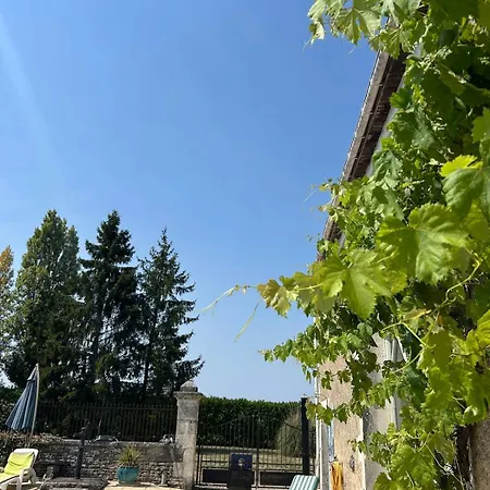 Luxurious Countryside Retreat With 4 Bedrooms, Pool And Barn, Close To Historic Villages And Charente River Casa vacanze *